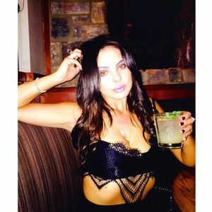 Meet your Posher, Layla